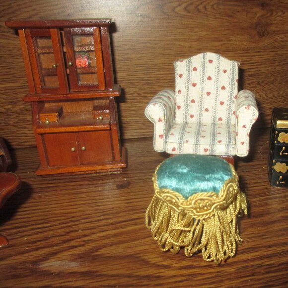 Dollhouse Furniture 7 piece set of Living Room Furniture mostly Wooden Set 1 - Picture 3 of 12